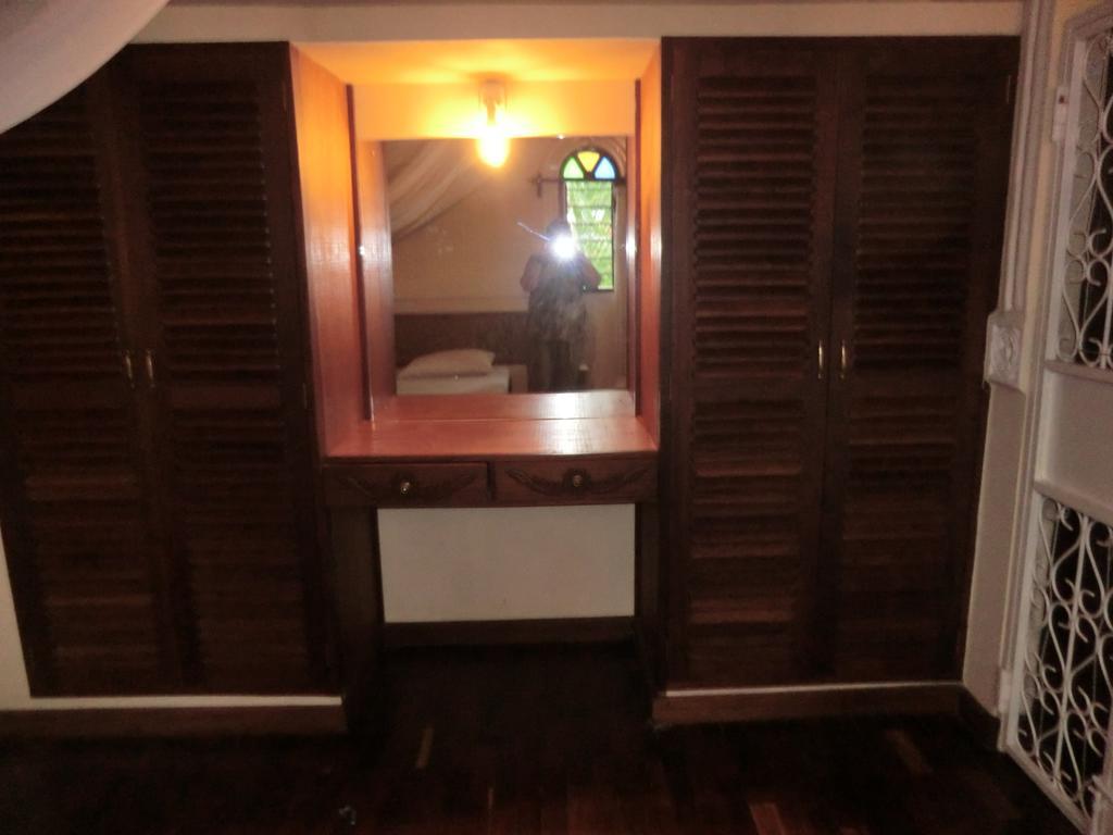 Villa Lamuhouse Диани Бийч Стая снимка