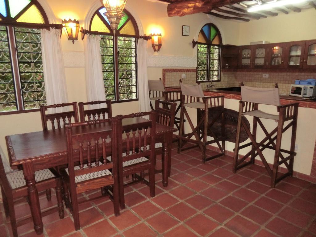 Villa Lamuhouse Диани Бийч Стая снимка