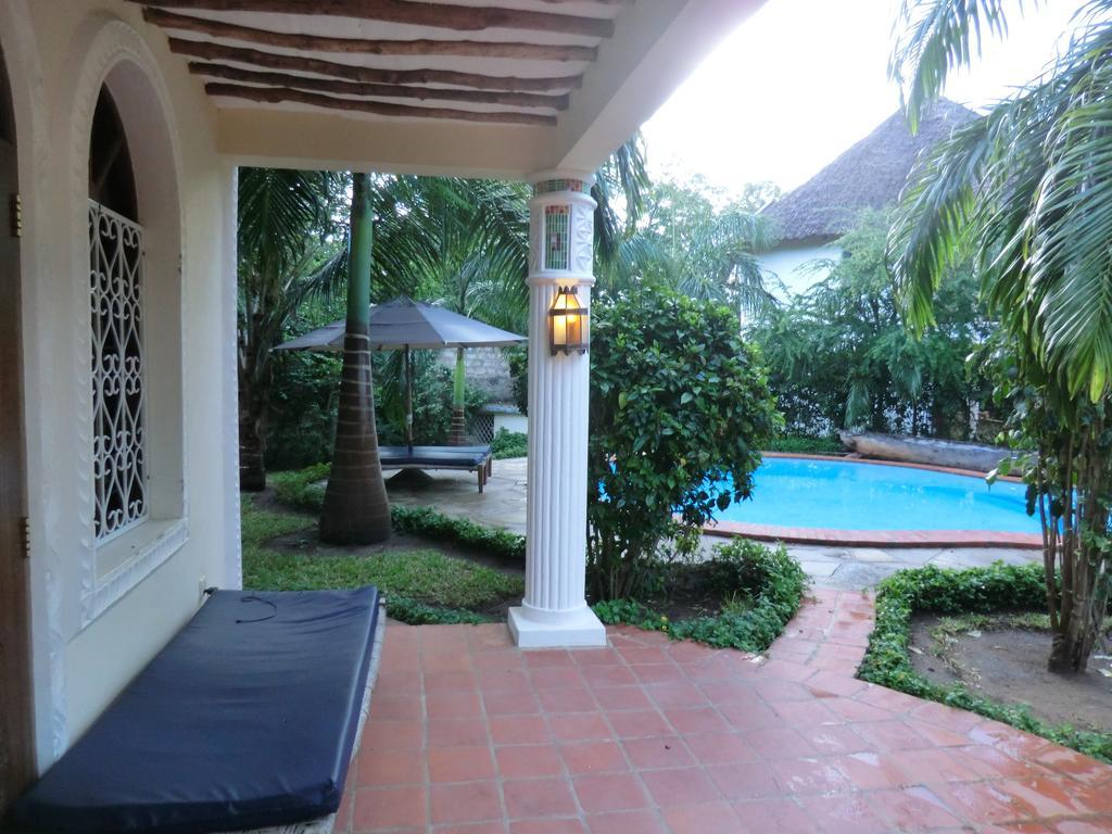 Villa Lamuhouse Диани Бийч Стая снимка